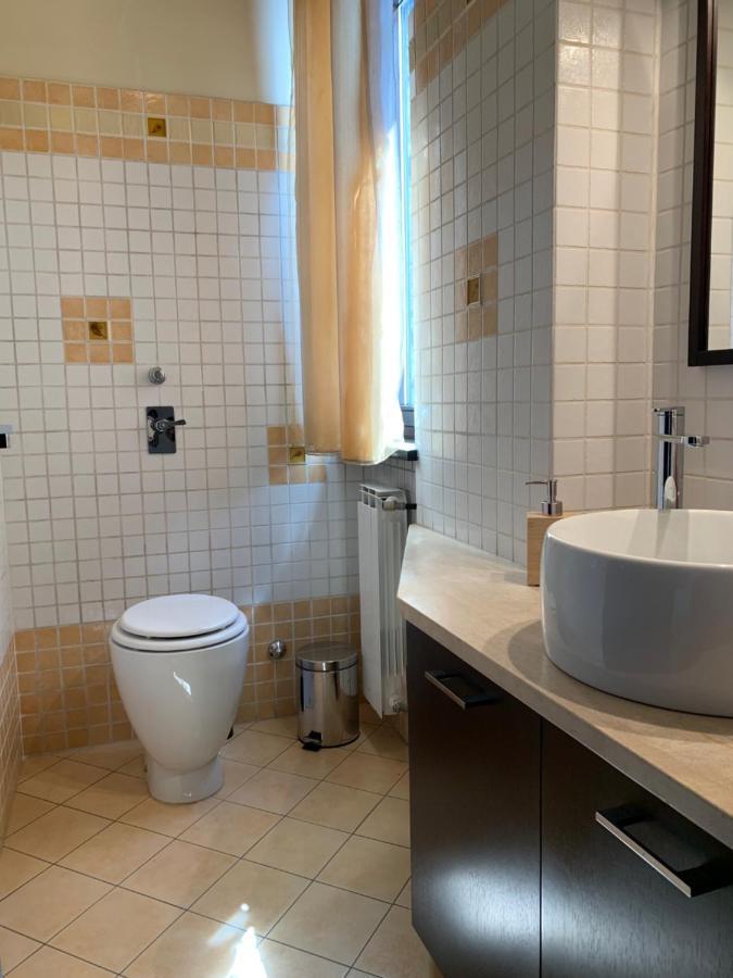 Near Como, Charming Apartment With Fireplace Grandate Luaran gambar
