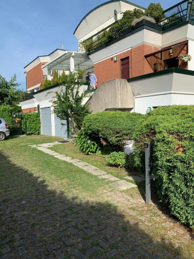 Near Como, Charming Apartment With Fireplace Grandate Luaran gambar